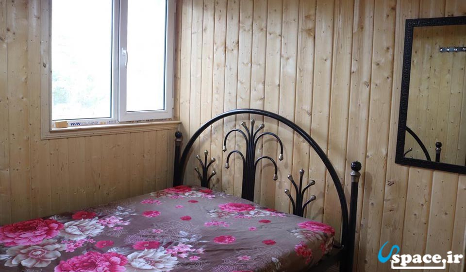 نمای داخل اتاق خواب کلبه جنگلی ترنج -  ماسال - روستای سیاهدول